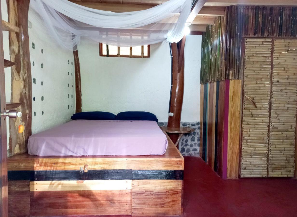 La Urraca Loca Hostel Balgue Bilik gambar